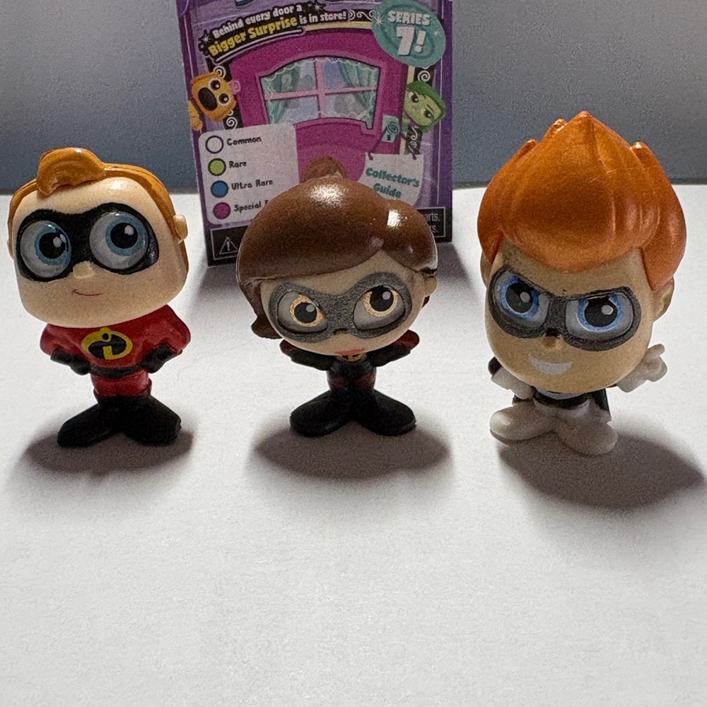 Disney Incredibles Action Figures Red Black